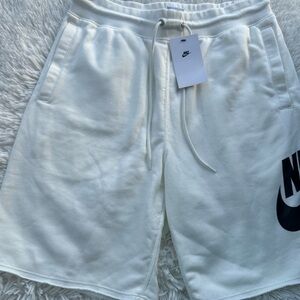 Nike Club Men's French Terry Alumni Shorts